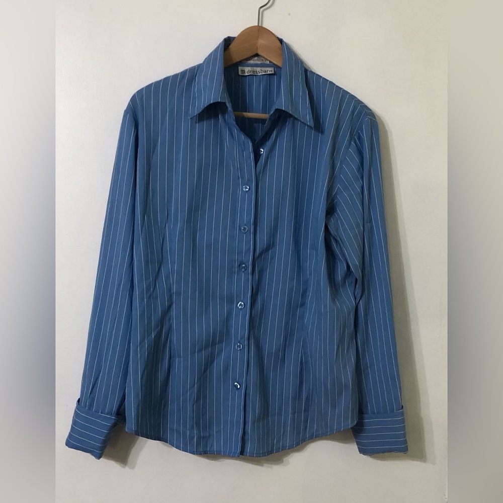 Dressbarn Blue Pinstripe women’s Dress Shirt.M